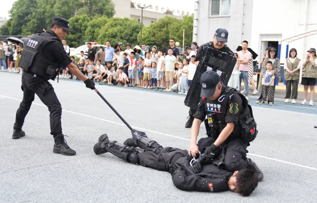绵阳市公安局安州区分局关于公开招聘警务辅助人员的公告