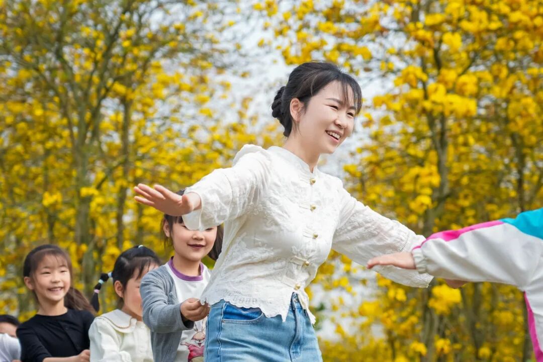 成都市双流区黄龙溪幼儿园招聘教师和保育员各1名